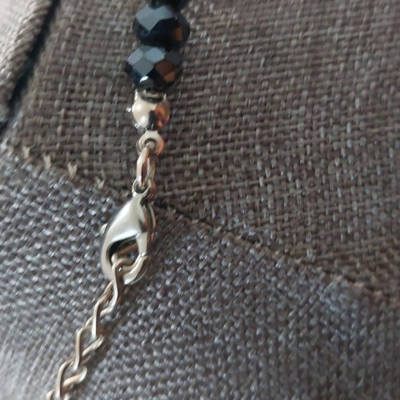 Faux Pearl Black Faceted Glass Bead Cluster Necklace 18" - Picture 3 of 4